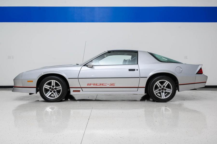  Chevrolet Camaro Z28 IROC-Z (1FP87) 1985 года  (фото 5 из 124)